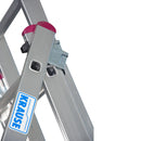 детайл от алуминиева трираменна стълба Krause Corda с акцент на заключващи механизми и лого на KRAUSE