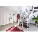 Телескопична алуминиева стълба KRAUSE TELEMATIC 4x5 в модерно интериорно помещение, стояща до стълбище.