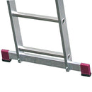 Алуминиева стълба Krause Corda 3x8 с червени антиплъзгащи крачета за безопасност и стабилност.