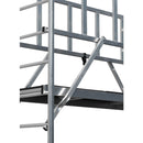 Част от алуминиевото мобилно скеле KRAUSE ProTec XS с парапети и платформа за сигурна работа на височина.