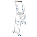 Мобилна складова стълба KRAUSE STABILO 8 с платформа и предпазен бар за безопасно изкачване.