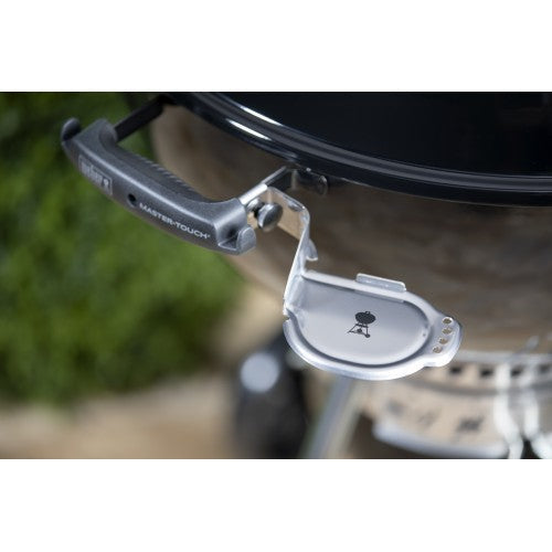 Купи Барбекю на въглища WEBER® Master-Touch Premium 57cm SE E-5775 BLK за 958 лв. само от Nika.bg