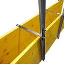 Стоманен профил с кука за вертикален кофраж, дължина 150 см, поцинкован, с жълта дървена повърхност.