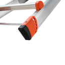 Детайл на основата на алуминиева телескопична стълба GIERRE PEPPINA AL010 с противоплъзгаща система.