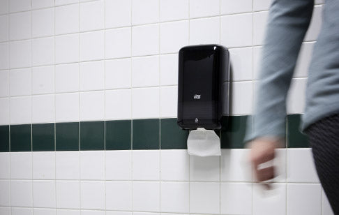 Купи Tork Дозатор за тоалетна хартия за 2 ролки Dispenser Toilet Paper Compact Roll Auto Shift – system T6 за 101.99 лв. само от Nika.bg