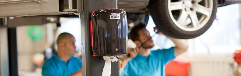 Купи Tork Дозатор за хартиени ролки с централно изтегляне Performance Dispenser Wiper Centerfeed Roll – system M2 за 94.83 лв. само от Nika.bg
