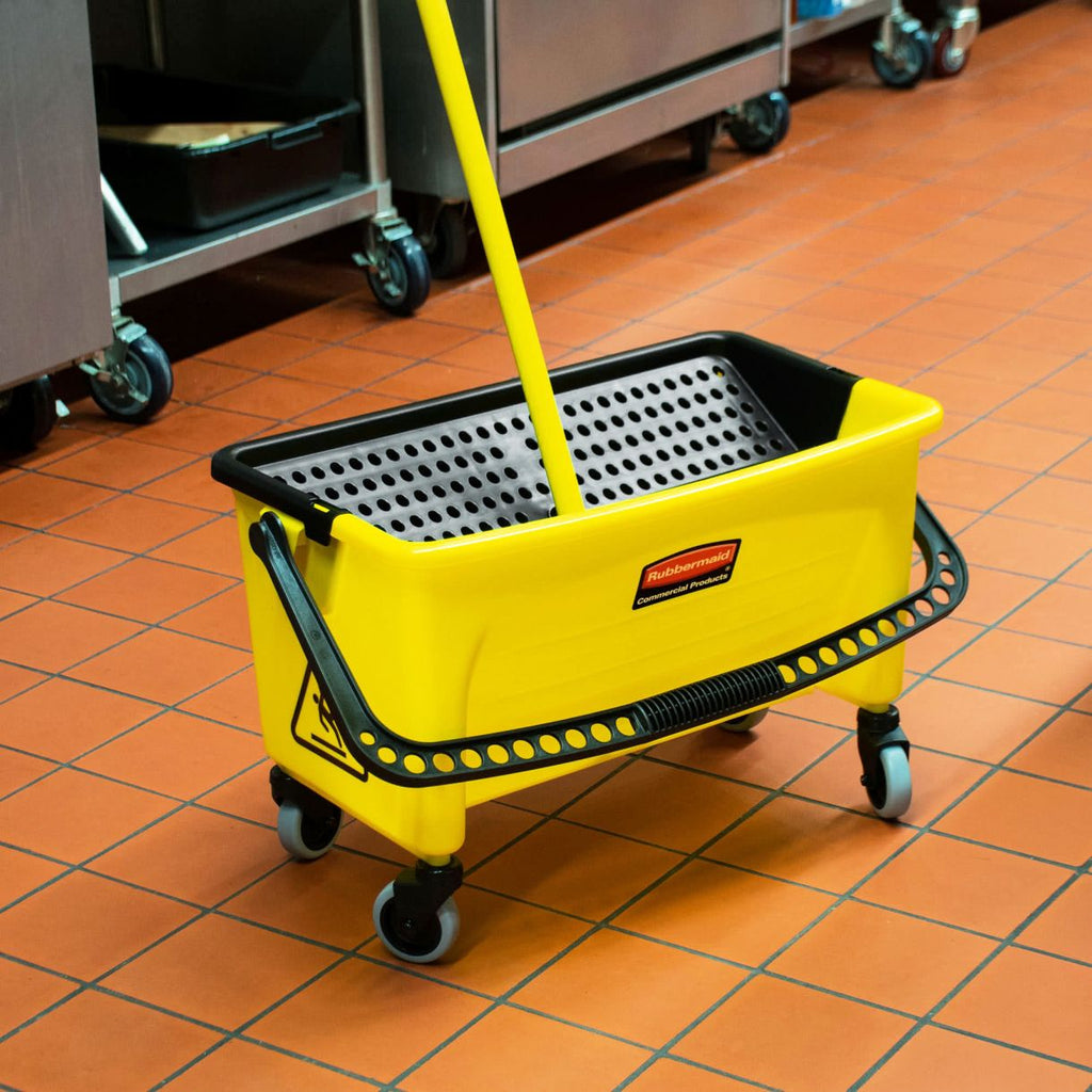 Купи Rubbermaid Кофа за мопове с колела за 204.12 лв. само от Nika.bg