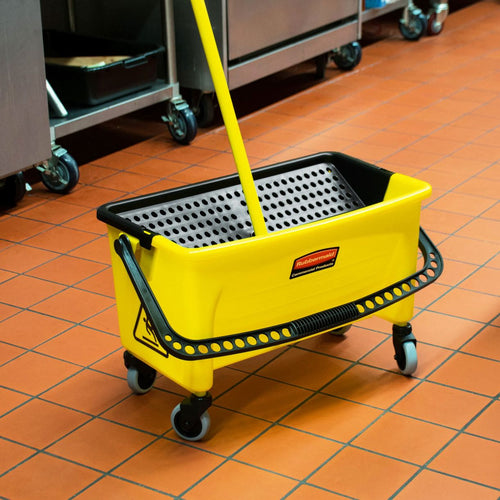 Купи Rubbermaid Кофа за мопове с колела за 204.12 лв. само от Nika.bg