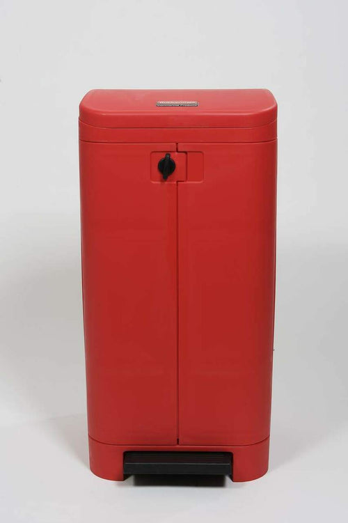 Купи Rubbermaid Кош с педал Step-On Best ,100 л за 540.1 лв. само от Nika.bg