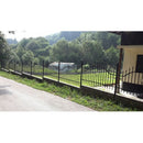 Оградна система VENUS с черен грунд, изглед от улица сред зелена природа.